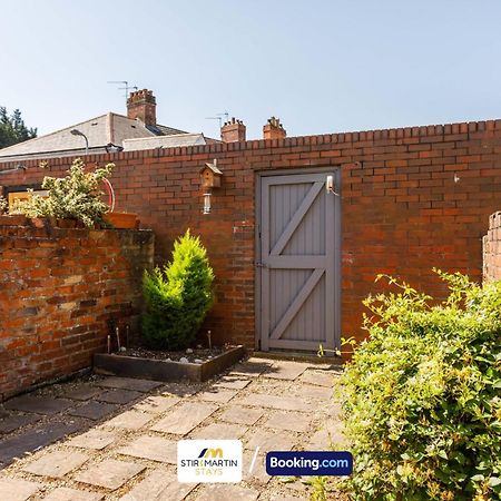 Comfy 3Bed House By Stirkmartin Stays Short Lets & Serviced Accommodation Cardiff With Free Parking & 8Mins To City Centre エクステリア 写真