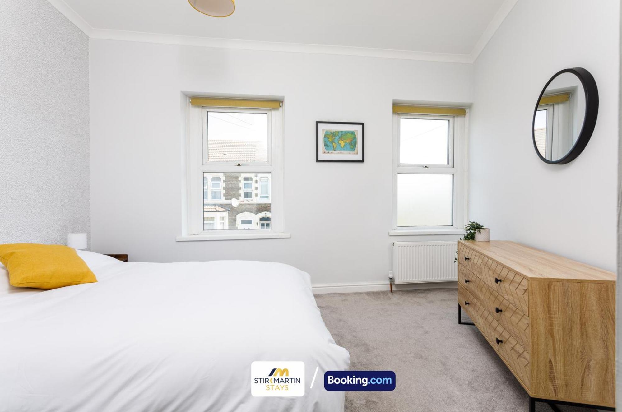 Comfy 3Bed House By Stirkmartin Stays Short Lets & Serviced Accommodation Cardiff With Free Parking & 8Mins To City Centre エクステリア 写真